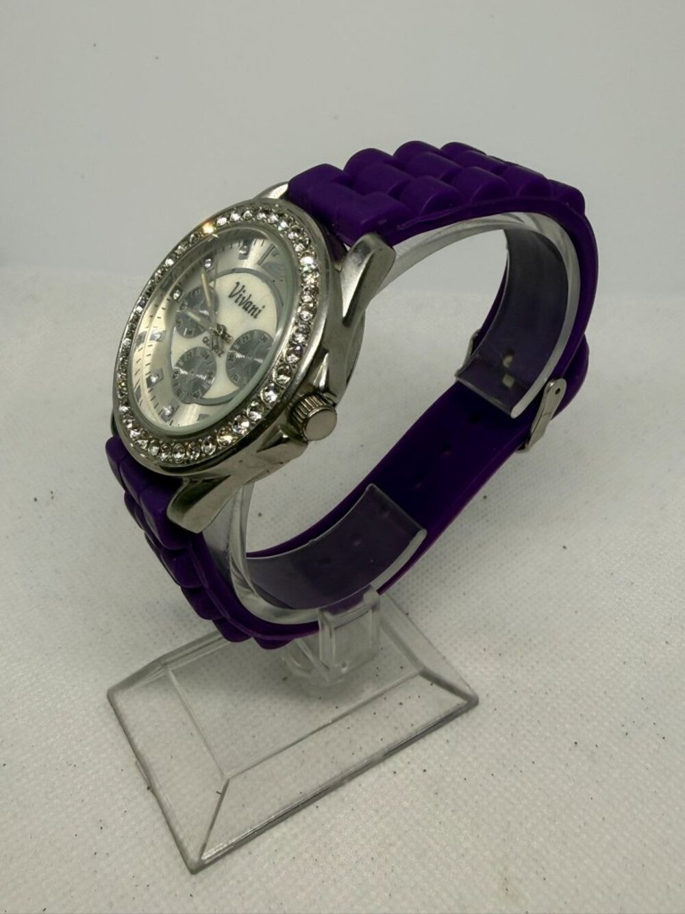 Vivani Women's Silver-Tone Crystal Bezel Purple Rubber Band Analog Quartz Watch - Picture 4 of 11